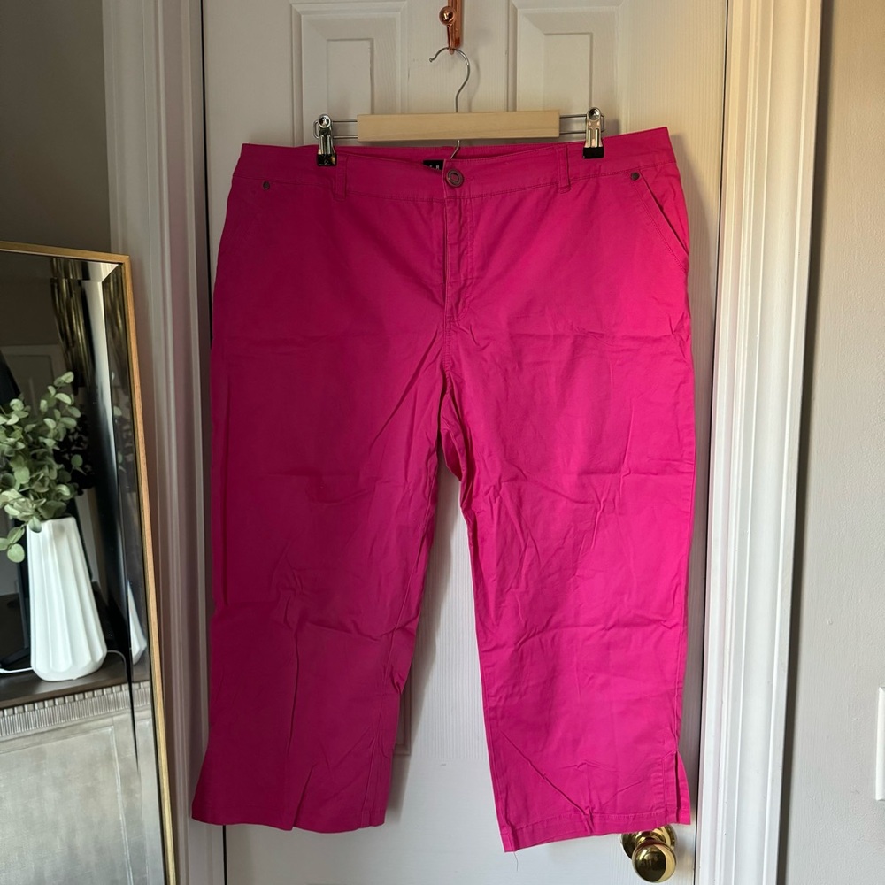 Tribal Brand Hot Pink Capris | Size 16